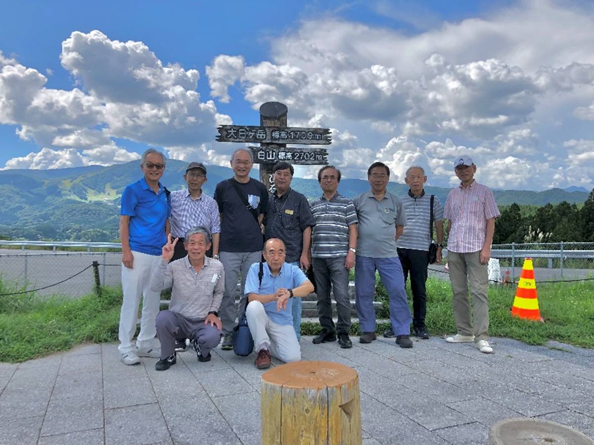 ���O, �l, ����, �� ���܂܂�Ă���摜

�����I�ɐ������ꂽ����